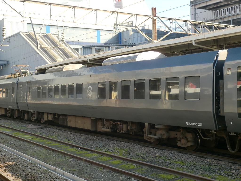 新幹線「つばめ」